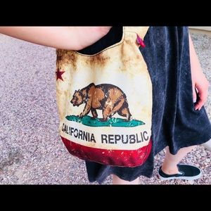 🌴California Republic Crossbody bag Like New